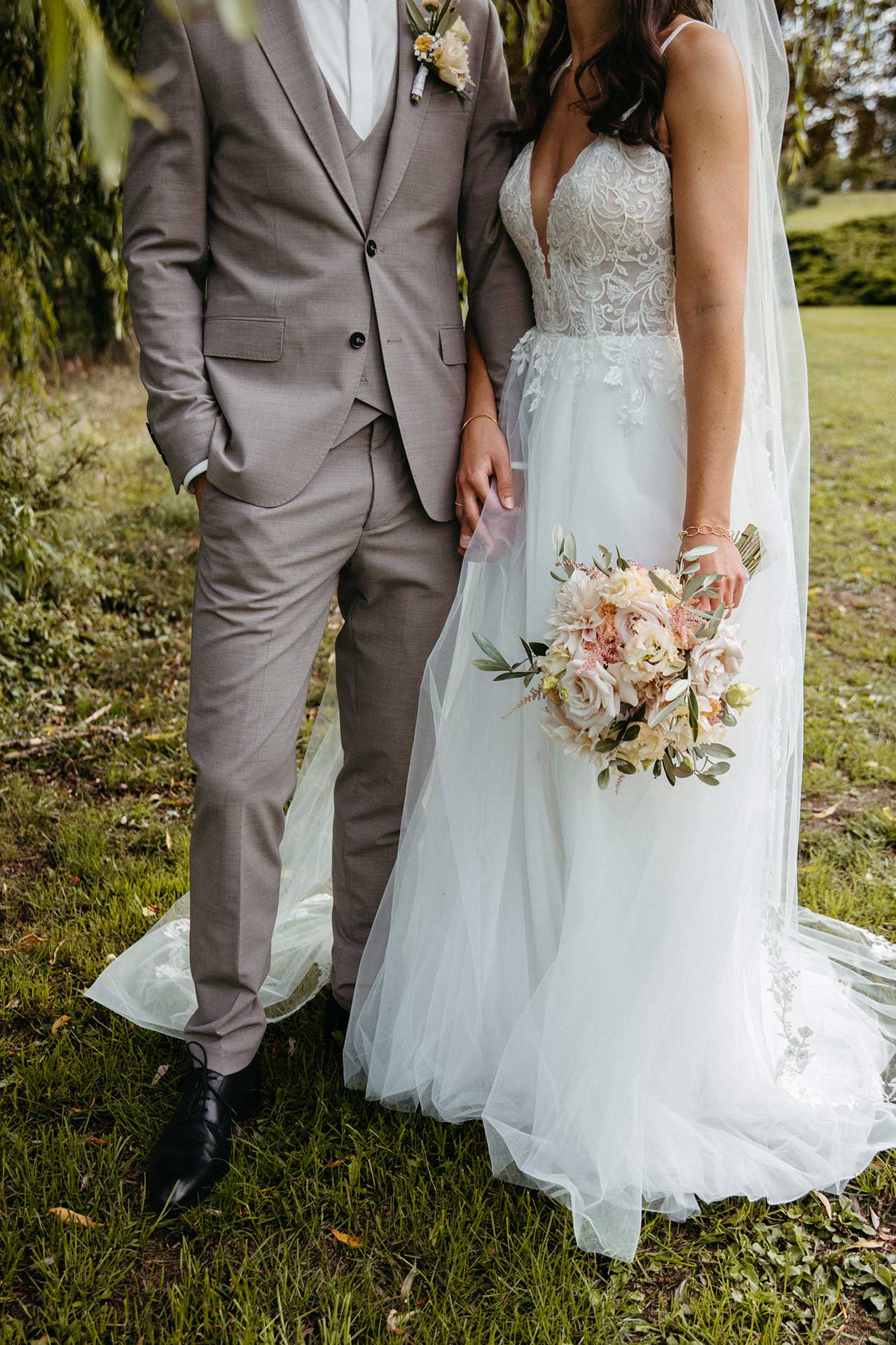 First Look im Schlosspark – elegante Details