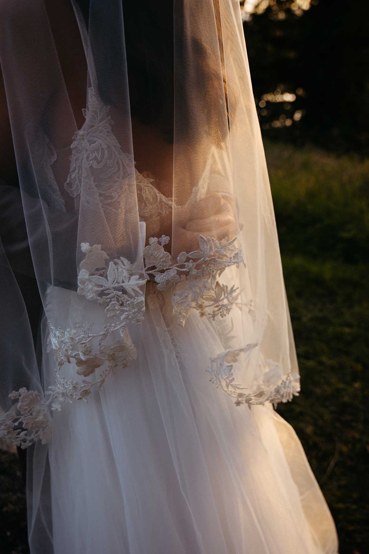 Golden Hour Paarshooting in Brandenburg – warme Lichtstimmung